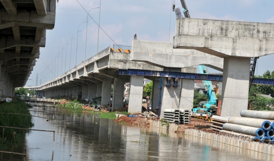 Mulai H-10 Lebaran, proyek Tol Becakayu dihentikan sementara