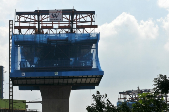 Mulai H-10 Lebaran, proyek Tol Becakayu dihentikan sementara