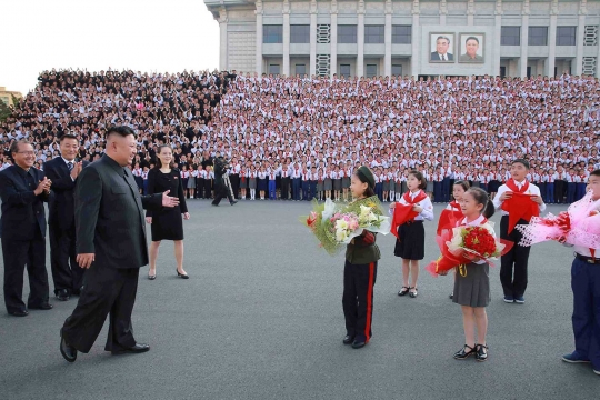 Kedekatan Kim Jong-un dengan anak-anak Serikat Korea