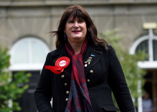 Transgender pertama Inggris yang mencalonkan diri di Pemilu Parlemen