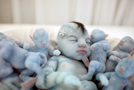 Melihat pameran bayi-bayi silikon di Bilbao Reborn Doll Show
