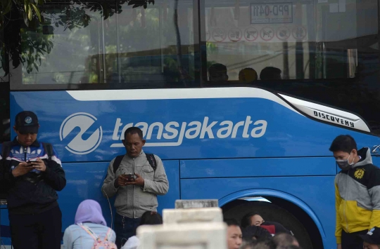 Halte Harmoni sepi saat para sopir Transjakarta mogok kerja