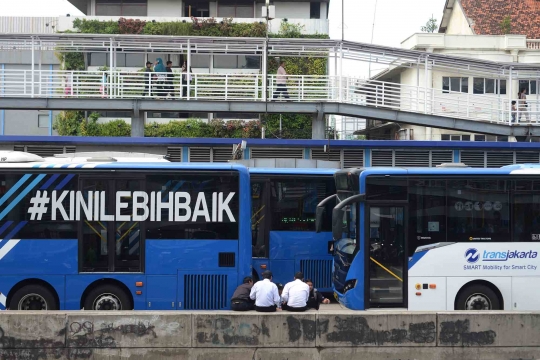 Halte Harmoni sepi saat para sopir Transjakarta mogok kerja