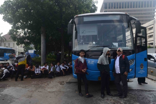 Halte Harmoni sepi saat para sopir Transjakarta mogok kerja
