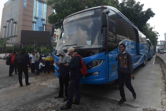 Halte Harmoni sepi saat para sopir Transjakarta mogok kerja