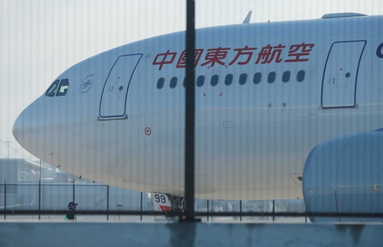 Begini penampakan mesin jebol pesawat China Eastern Airlines