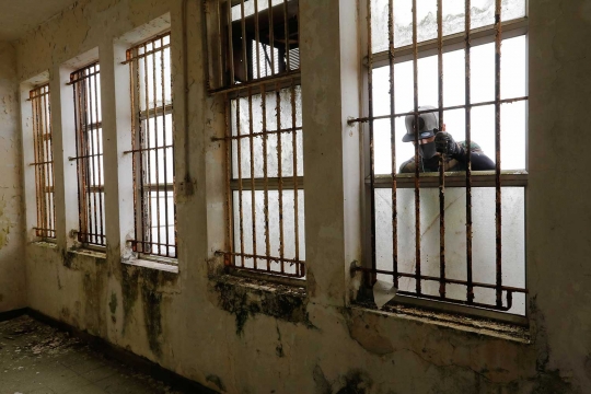 Menjelajahi barak bekas tentara kolonial Inggris di Hong Kong