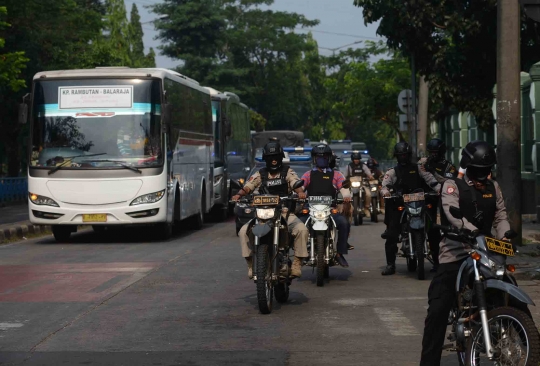 Polres Jakarta Timur razia preman di Terminal Kampung Rambutan