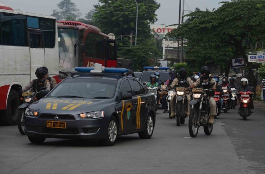 Polres Jakarta Timur razia preman di Terminal Kampung Rambutan