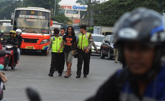 Polres Jakarta Timur razia preman di Terminal Kampung Rambutan