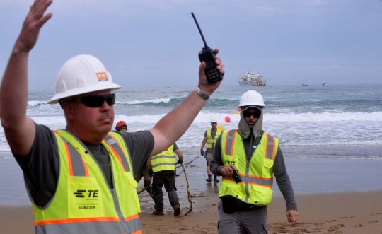 Facebook-Microsoft pasang kabel internet super cepat di bawah laut