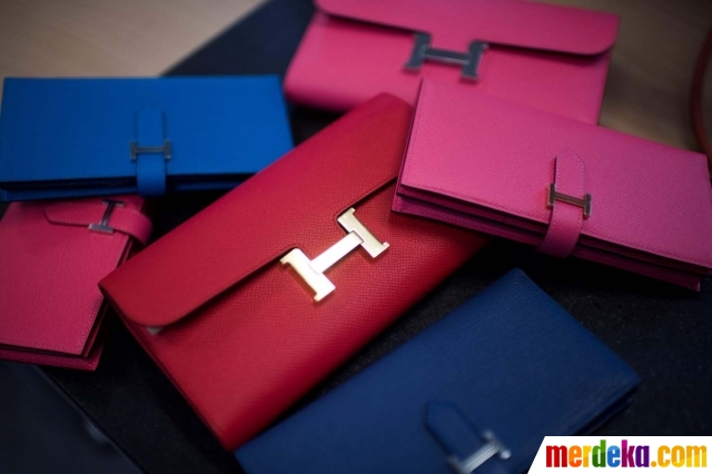 Foto Mengintip pembuatan dompet mewah Hermes merdeka com