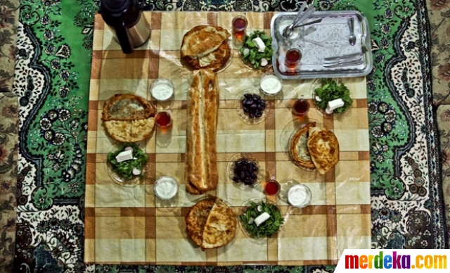 Foto : Seperti ini hidangan berbuka keluarga muslim di 