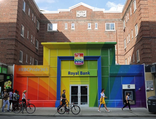 Warna-warni bank LGBT di Kanada