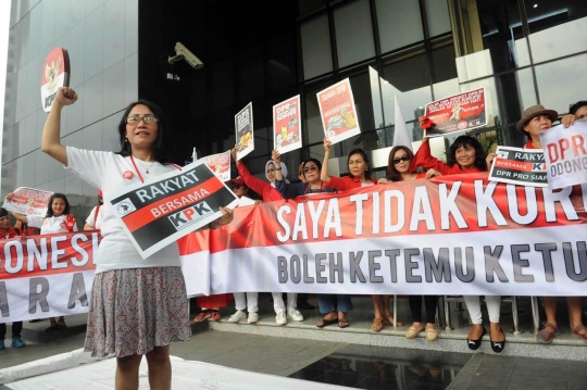 Aksi Gerakan Indonesia Waras tolak hak angket DPR di KPK