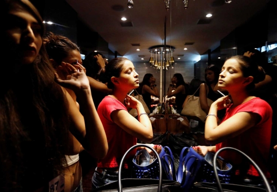 Mengintip gadis-gadis cantik India mengikuti audisi model fashion