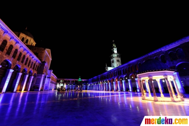 Foto : Keceriaan malam Ramadan di Masjid Umayyah Damaskus 