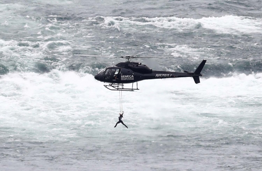 Akrobat maut di atas Air Terjun Niagara