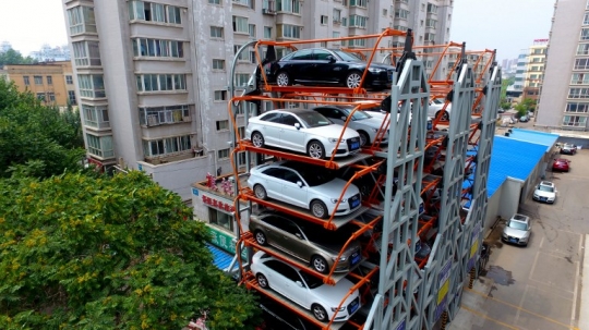 Canggihnya tempat parkir tiga dimensi di China