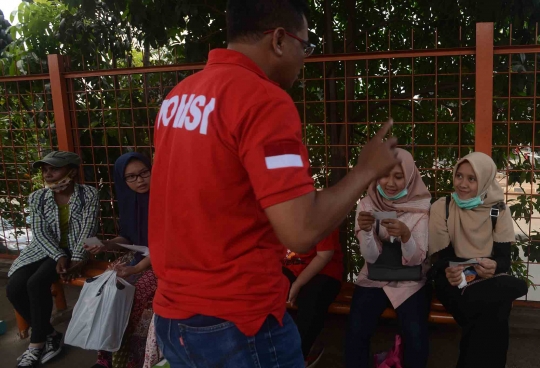 Polisi gelar razia narkoba di dalam gerbong KRL Commuter line