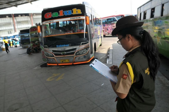 Memantau arus mudik H-5 Lebaran di Terminal Pulo Gebang