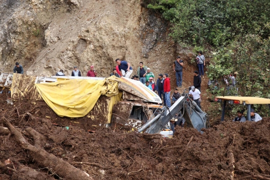 Longsor lumpur terjang Guatemala, 11 orang tewas tertimbun