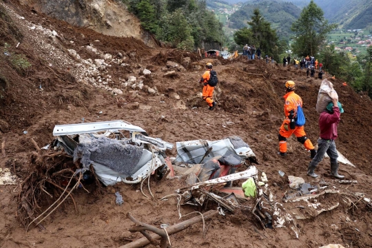 Longsor lumpur terjang Guatemala, 11 orang tewas tertimbun