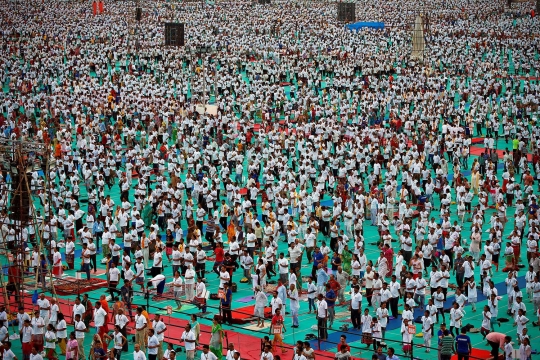 Jutaan orang di sejumlah negara peringati Hari Yoga Internasional