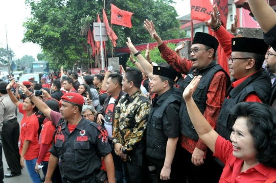 Djarot lepas mudik gratis dari kantor PDIP Lenteng Agung