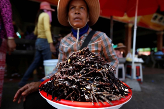 Tarantula goreng, kuliner ekstrem paling nikmat khas Kamboja