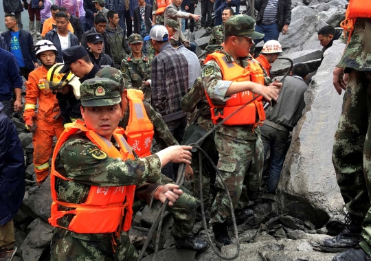 Longsor terjang China, 100 orang terkubur bebatuan