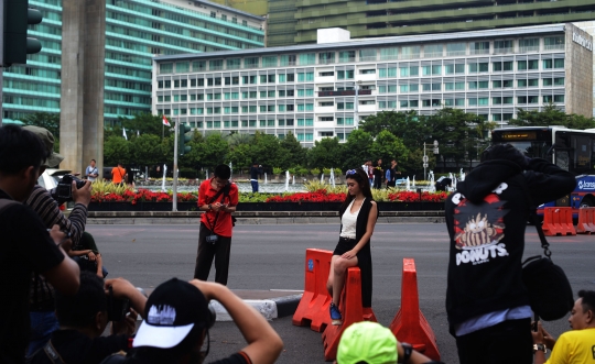 Komunitas fotografer berburu foto model di tengah sepinya Jakarta