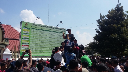 Kemeriahan Grebeg Syawal di Keraton Yogyakarta