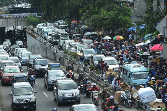 H+2 Lebaran, warga serbu Pasar Gembrong