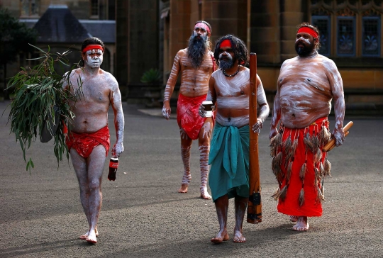 Ketika Suku Aborigin bergabung dalam upacara pemerintahan Australia