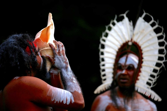Ketika Suku Aborigin bergabung dalam upacara pemerintahan Australia