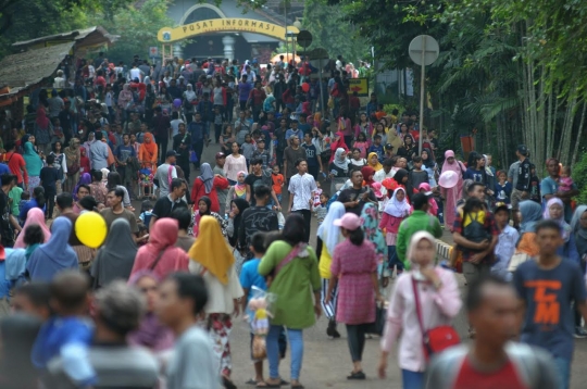 Ragunan masih jadi primadona warga saat libur Lebaran