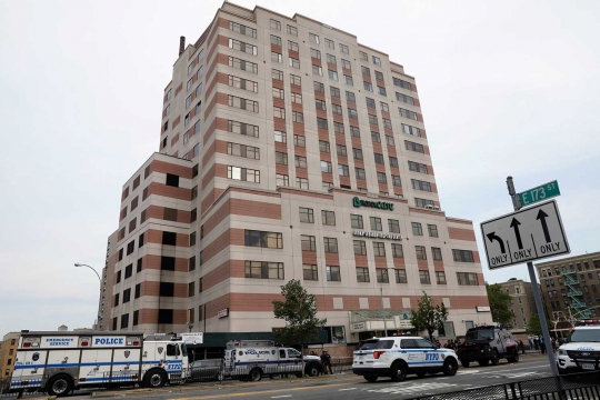 Suasana mencekam usai penembakan di rumah sakit New York