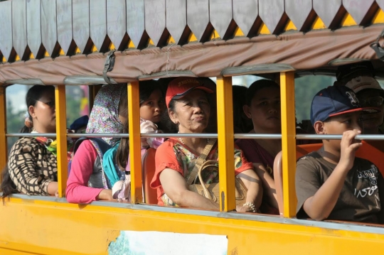 Naik Monas dan odong-odong, pengunjung antre mengular di H+6 Lebaran