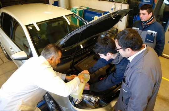 Ahli kimia Chile ciptaan bahan bakar kendaraan dari ganggang