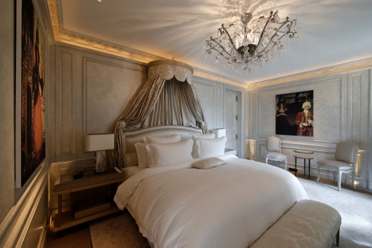 Mengintip mewah dan megahnya Hotel de Crillon di Paris