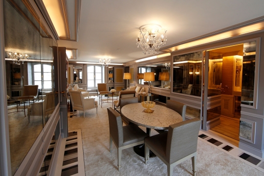 Mengintip mewah dan megahnya Hotel de Crillon di Paris
