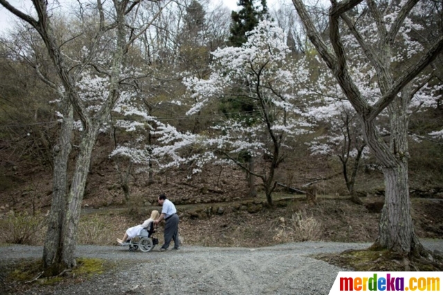 Foto Kisah Senji 7 Tahun Jalin Cinta Dengan Boneka Seks Saori