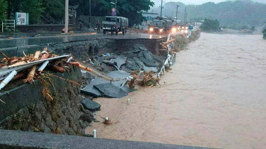 Luluh lantak Jepang diterpa banjir bandang