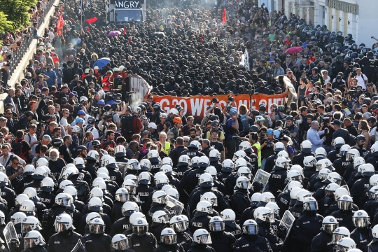 Aksi unjuk rasa besar-besaran 'sambut' KTT G20 di Jerman