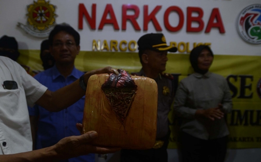 Polres Jaktim dan Pos Indonesia gagalkan penyelundupan 101 kg ganja