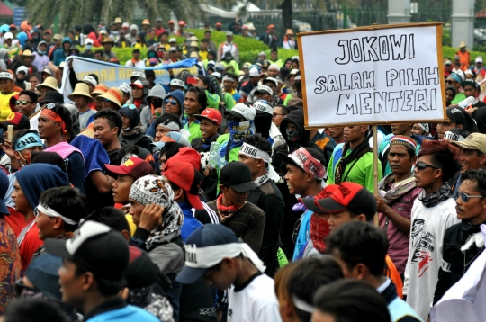 Ratusan nelayan tuntut Menteri Susi dicopot karena larangan cantrang