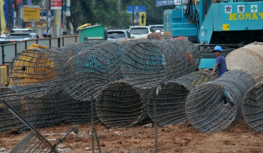 Memantau pembangunan Tol Cimanggis Cibitung