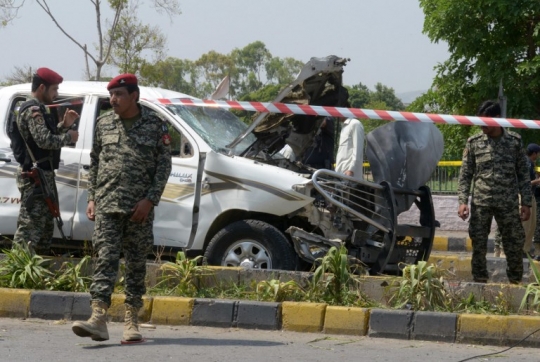 Bom bunuh diri Taliban hantam kendaraan pasukan militer di Pakistan