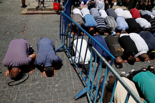 Warga Palestina kecam Israel pasang detektor di Masjid Al-Aqsa